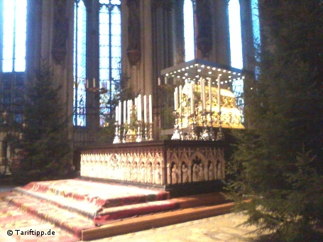 Samsung B2710: Innenaufnahme im Kölner Dom